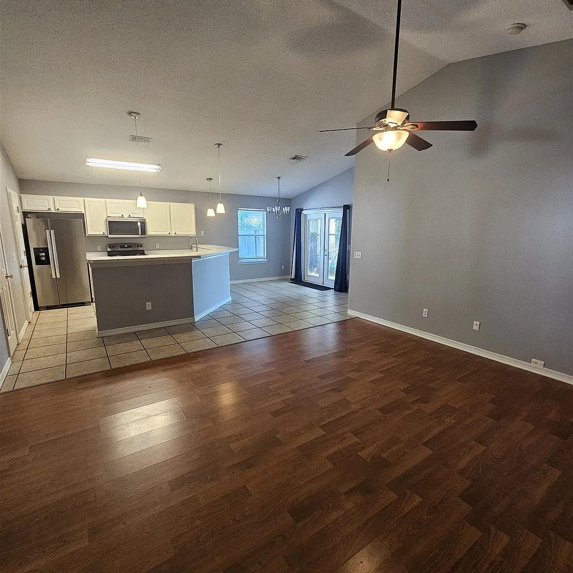 3 bed, 1362 sqft, $1,875 — Photo 3