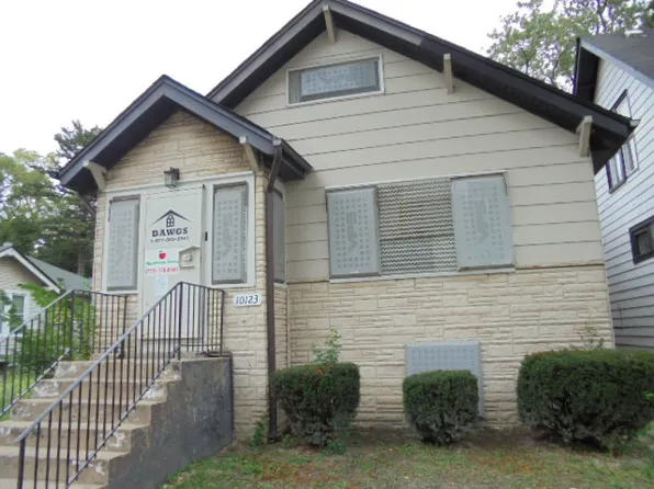 10123 S Yale Ave, Chicago, IL 60628