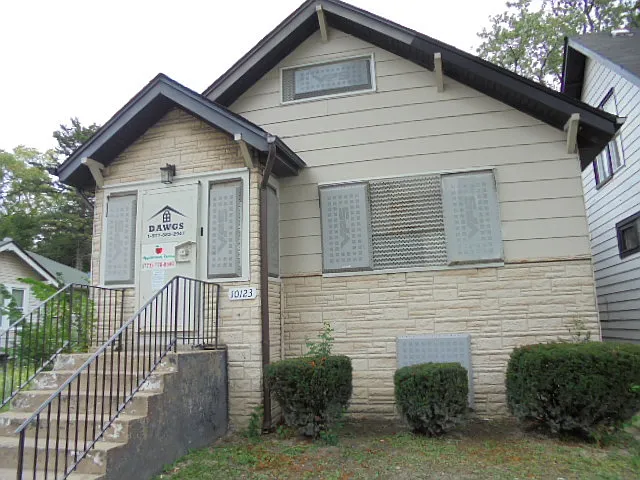10123 S Yale Ave photo 1