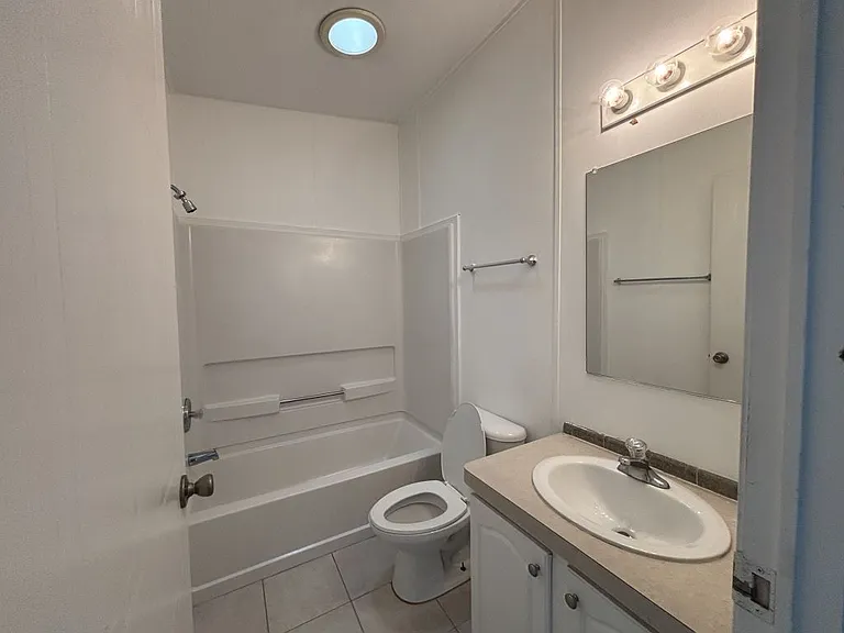 20 Glen Cove Ct #46 — Photo 12