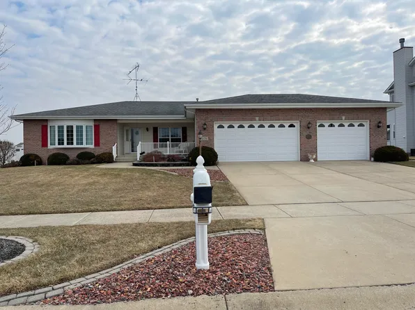 10791 Millard Dr, Saint John, IN 46373