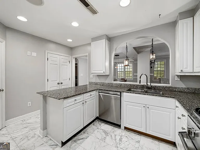 1735 Peachtree St NE #428 — Photo 11