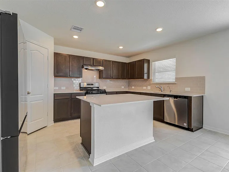 7706 Coral Key Dr — Photo 10
