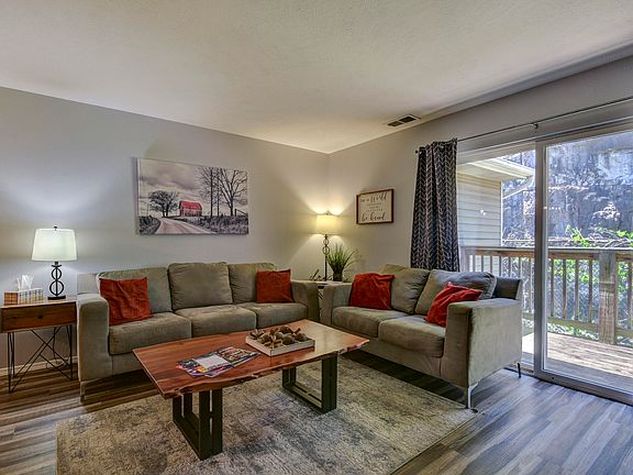 4th image of 2912 Vineyards Parkway #3