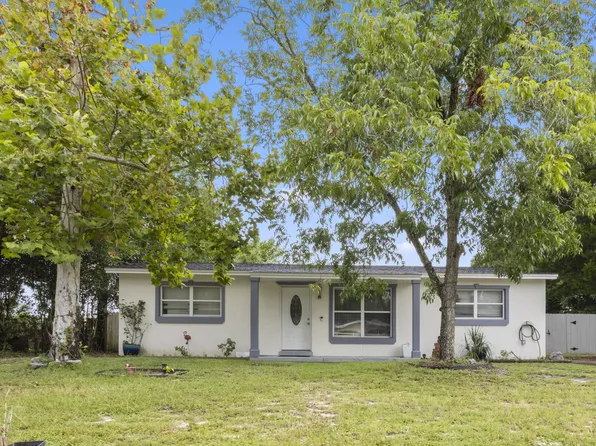 411 Shrewsbury Rd, Mary Esther, FL 32569