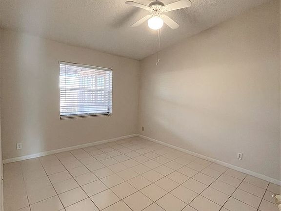 5th image of 219 Plumage Ln