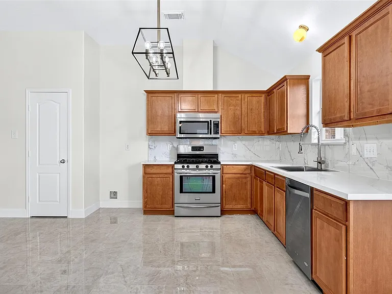 2606 Cypress Springs Dr — Photo 12