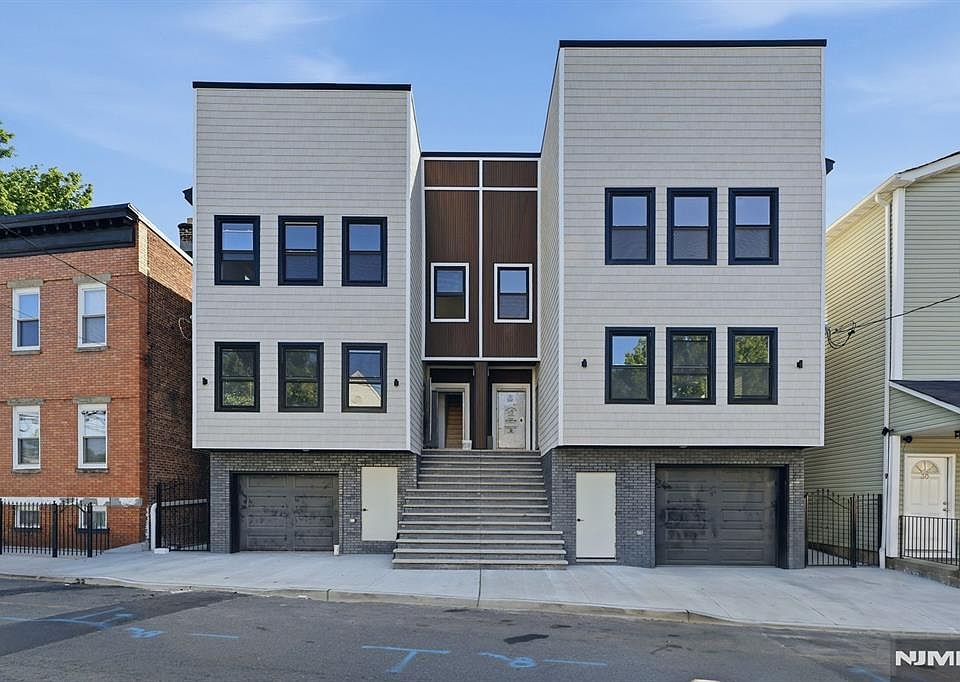 1st image of 26 Parkhurst St