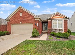 3943 Rainier Dr, Howell, MI