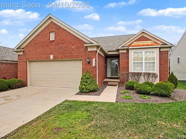 3943 Rainier Dr, Howell, MI 48843