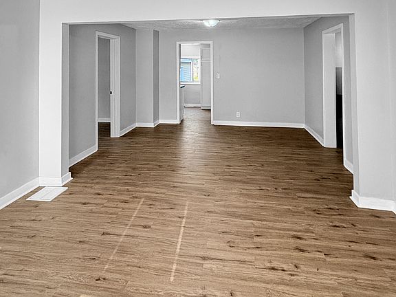 3rd image of 716 Root St