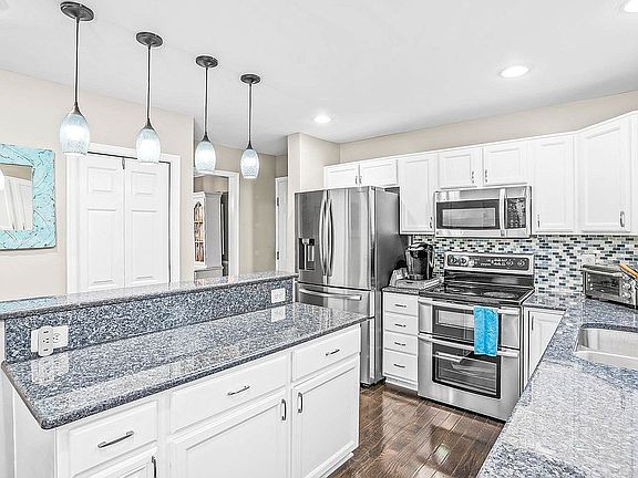 3rd image of 20703 Mandalay Ct