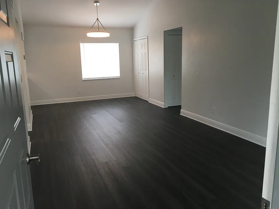 LIVING ROOM UNFURNISHED