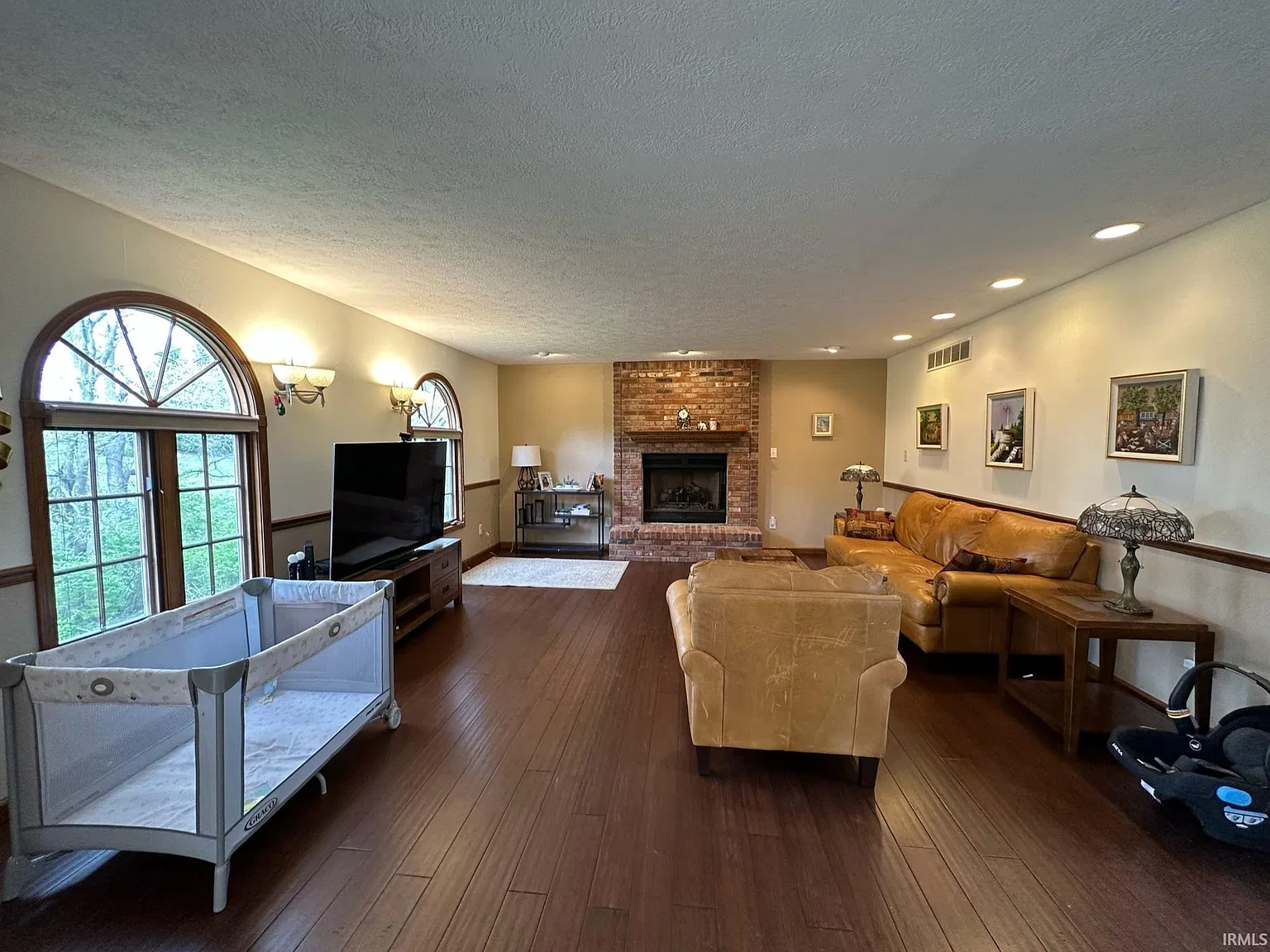 5 bed, 3.0 bath, 3886 sqft, $3,500 — Photo 3