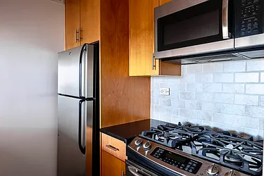 Rented by Manhattan Realty Group