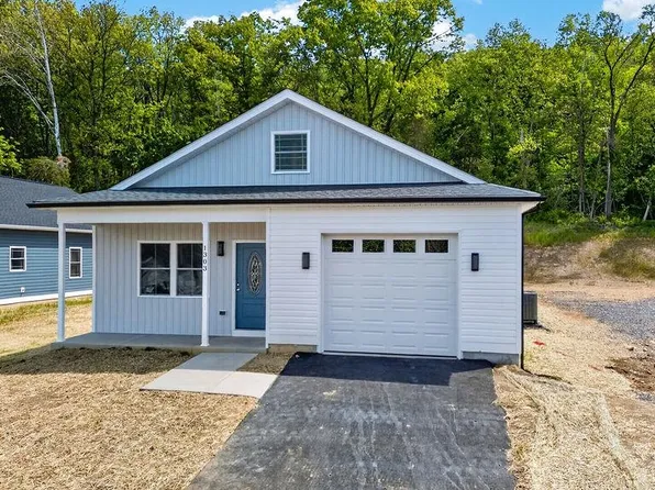1303 E Main St, Waynesboro, VA 22980