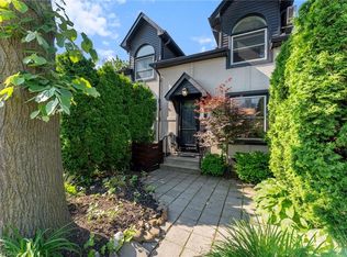 23 Macaulay St W #2, Hamilton, ON L8L1E6