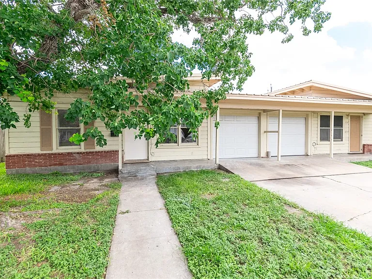 1532 Lazy Ln — Photo 1