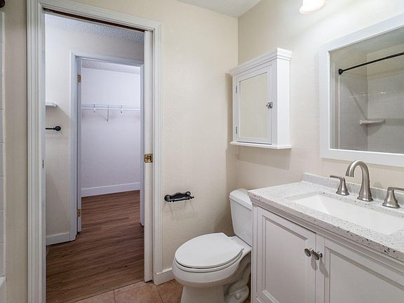 4th image of 10017 NE 122nd St APT B