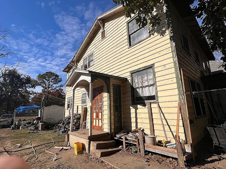 2nd image of 306 E 8th St