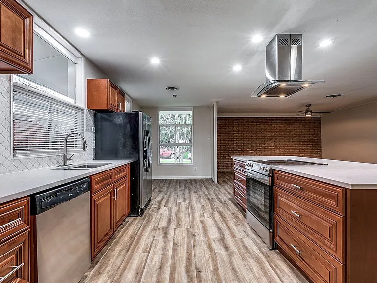 511 E Hathaway Dr — Photo 10