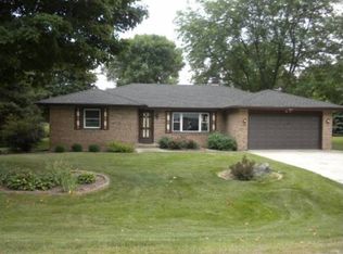 28929 W Navajo Trl, McHenry, IL 60051