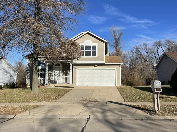 5033 Old Jamestown Forest Dr, Florissant, MO 63033
