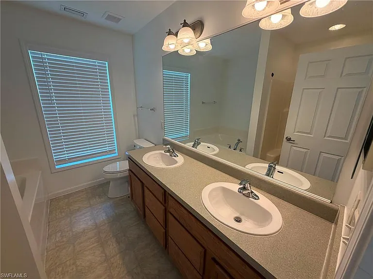 250 Leawood Cir — Photo 27