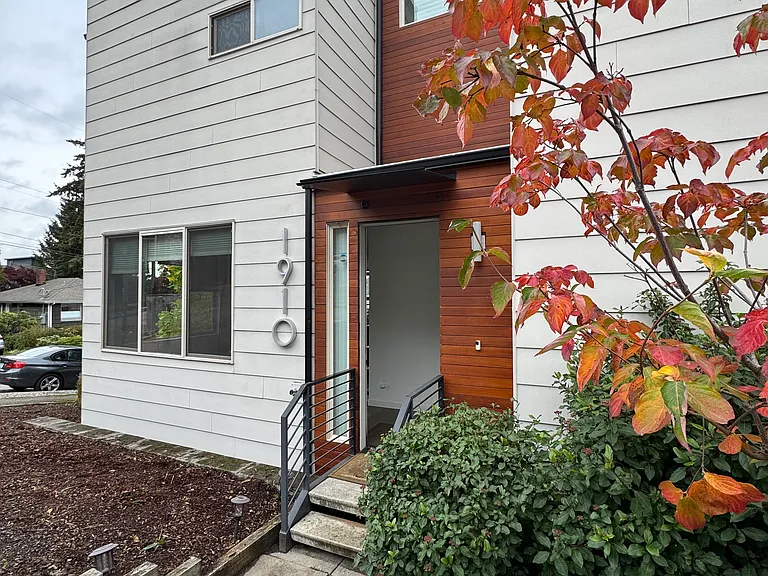 1910 Amherst Pl W — Photo 27