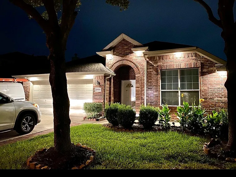 6826 Chester Oak Dr — Photo 3