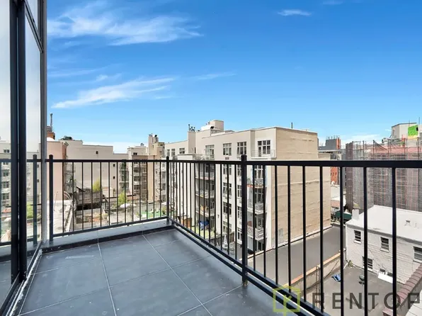 475 Grand Street image 10 of 11