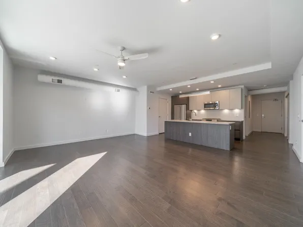 120 Main St #213, Newport, KY 41071