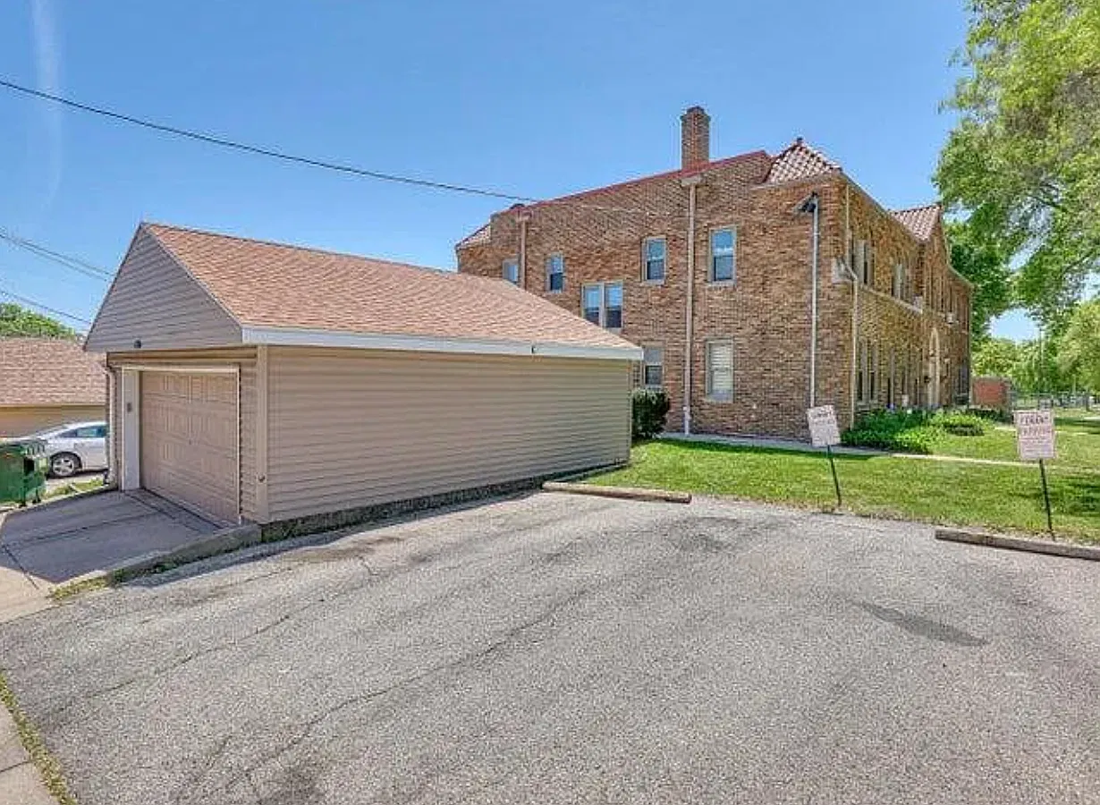 2 bed, 980 sqft, $1,280 — Photo 2