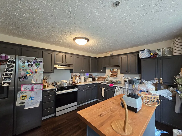 111 Greentree Dr — Photo 3