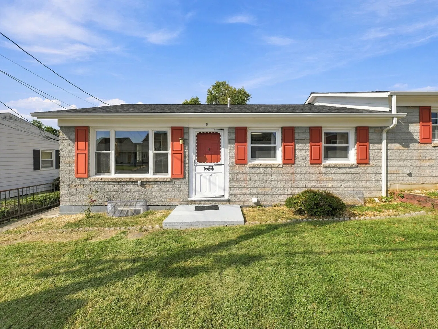4 bed, 2.0 bath, 2118 sqft, $2,000 — Photo 1
