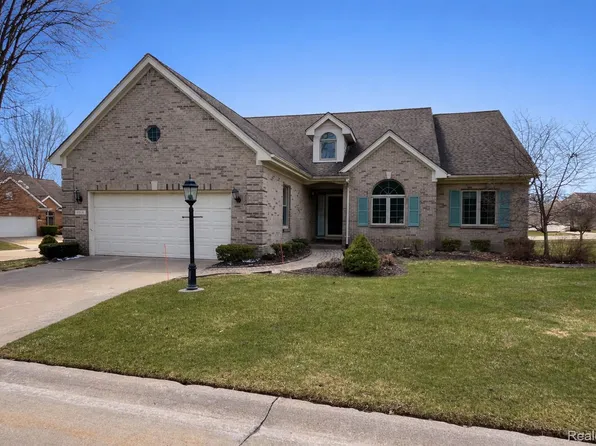 8518 S Invitational Dr, Washington, MI 48094