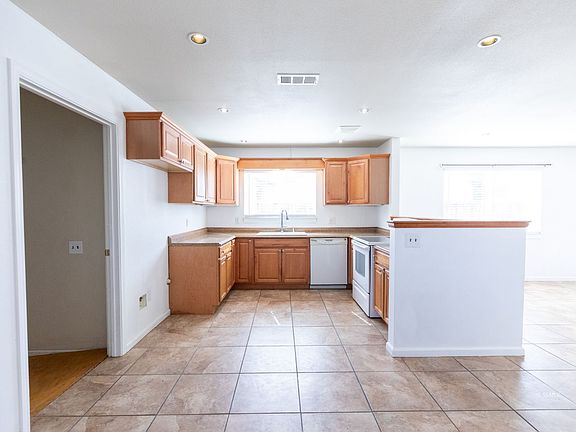5th image of 247 N Norma St