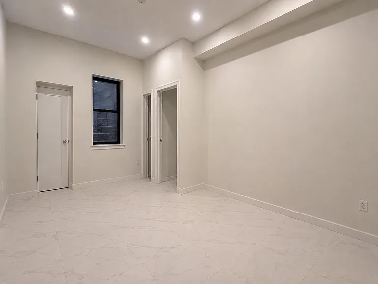 771 4th Ave #1L — Photo 5