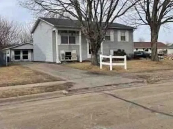 1517 4th Ave, Camanche, IA 52730