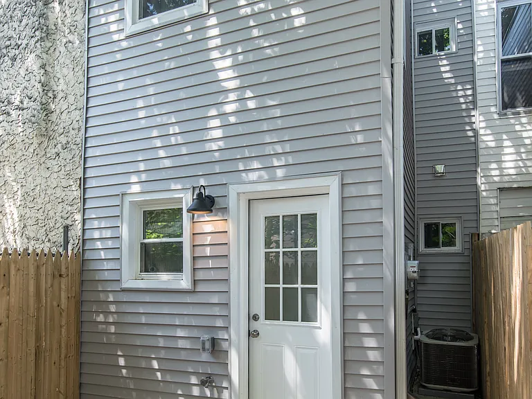 1549 S Woodstock St — Photo 16