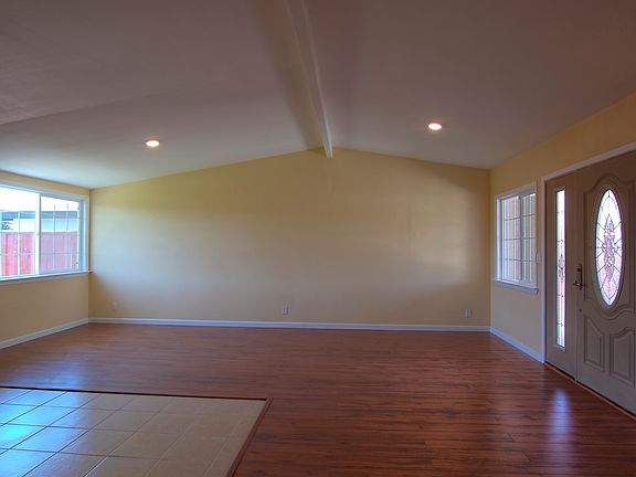 Gorgeous Floor and Welcome Entry