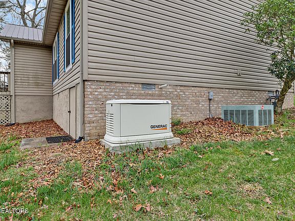 39th image of 281 Hatler Rd