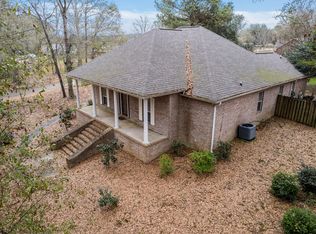 32 Le Grande, Hattiesburg, MS 39402
