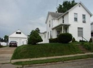 1988 Grace St, Dubuque, IA 52001