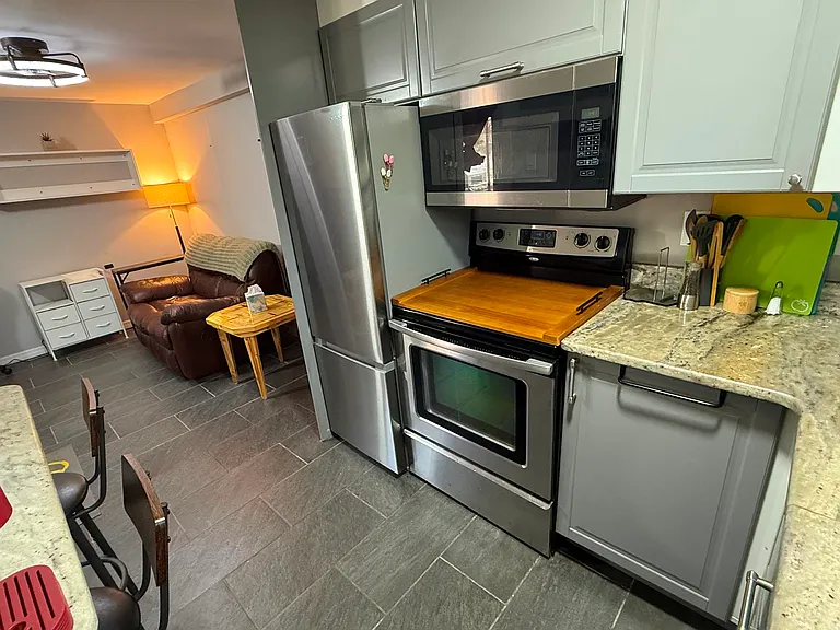 803 E James St #2-1 — Photo 14
