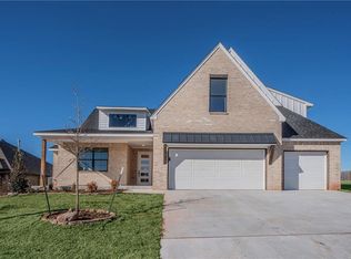 2101 Bretton Ln, Edmond, OK 73012