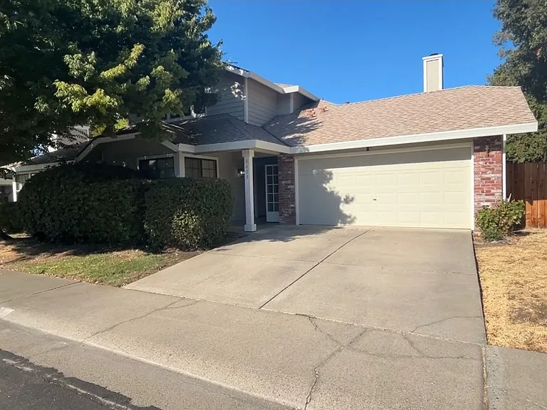 9428 Newington Way — Photo 1