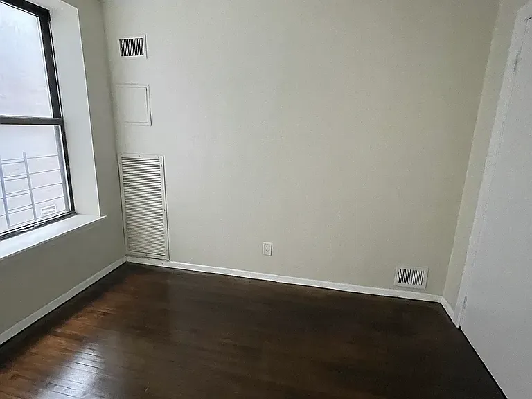581 Academy St #1G — Photo 10