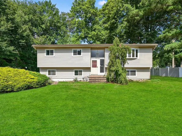 22 Preakness Lane, New City, NY 10956