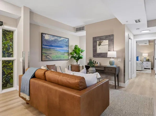 2040 Como Ave Unit 104, Saint Paul, MN 55108